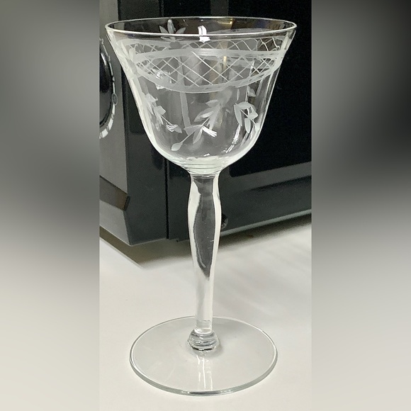 Vintage Retired McBride Etched Lattice Floral Pattern Wine Glass Replacement - Picture 5 of 8